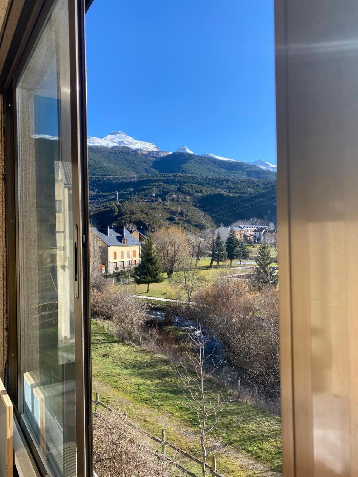 Apartmán Amanecer En Collarada Villanúa Exteriér fotografie